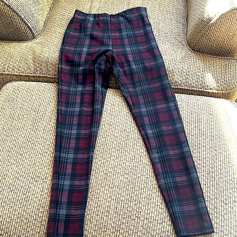 Boston Proper plaid leggings in excellent condition. Like New!